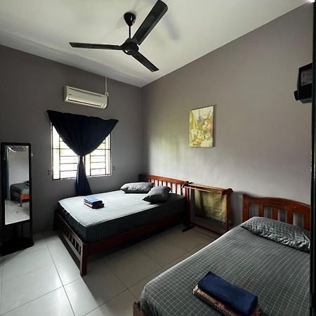 Taiping Homestay Husna Afina Bagian luar foto
