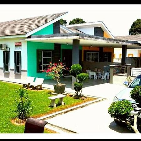 Taiping Homestay Husna Afina Bagian luar foto